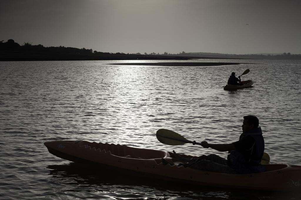 The Serai Kabini Hotel Begur Bagian luar foto