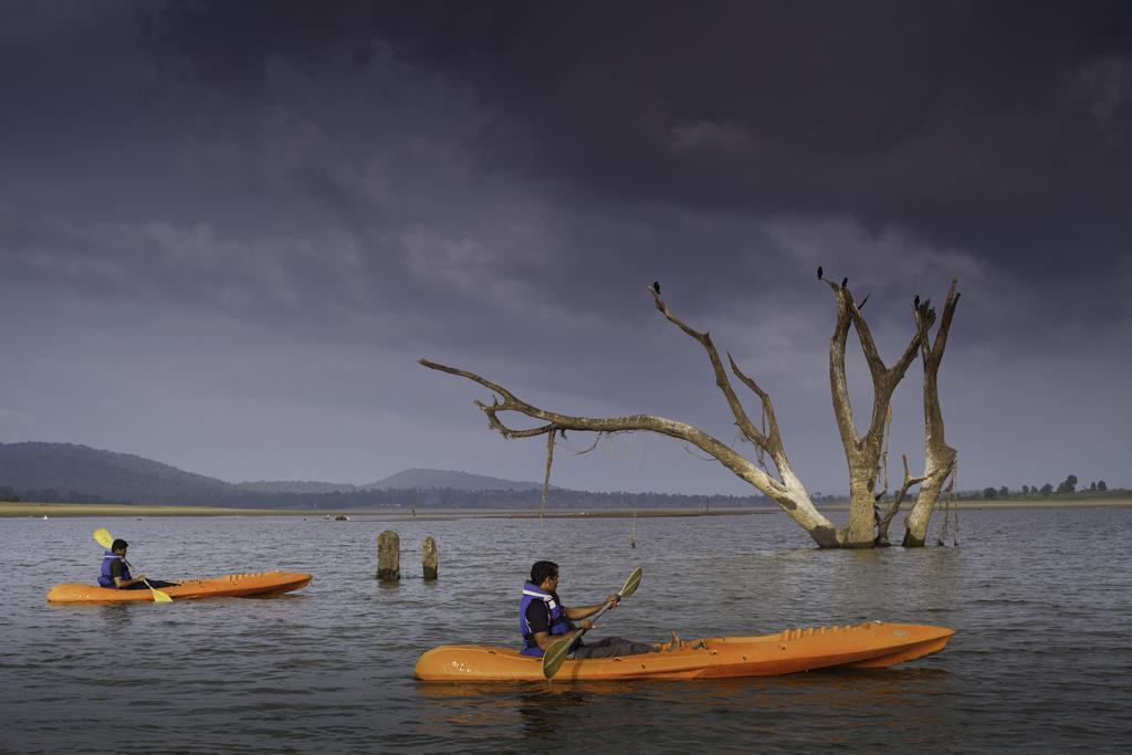 The Serai Kabini Hotel Begur Bagian luar foto