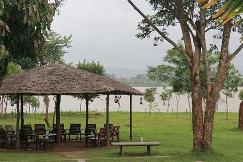 The Serai Kabini Hotel Begur Bagian luar foto